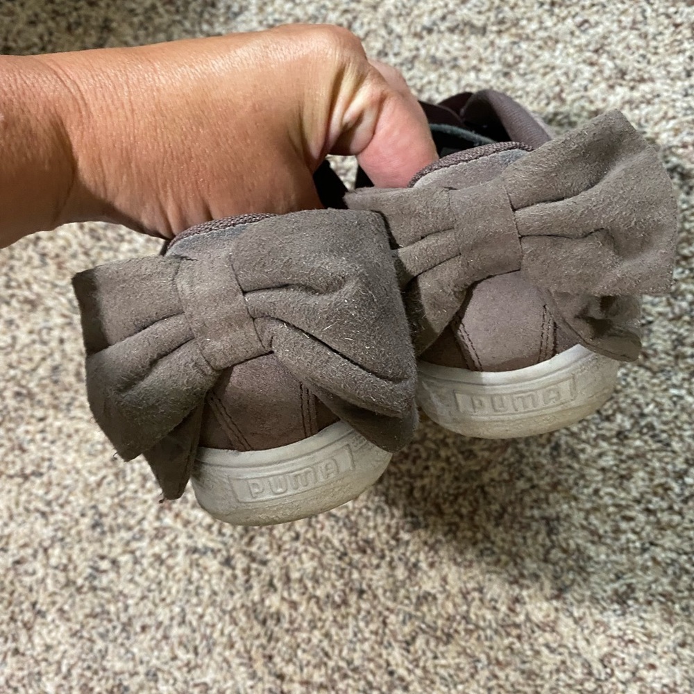 PUMA lace less shoes with bows!